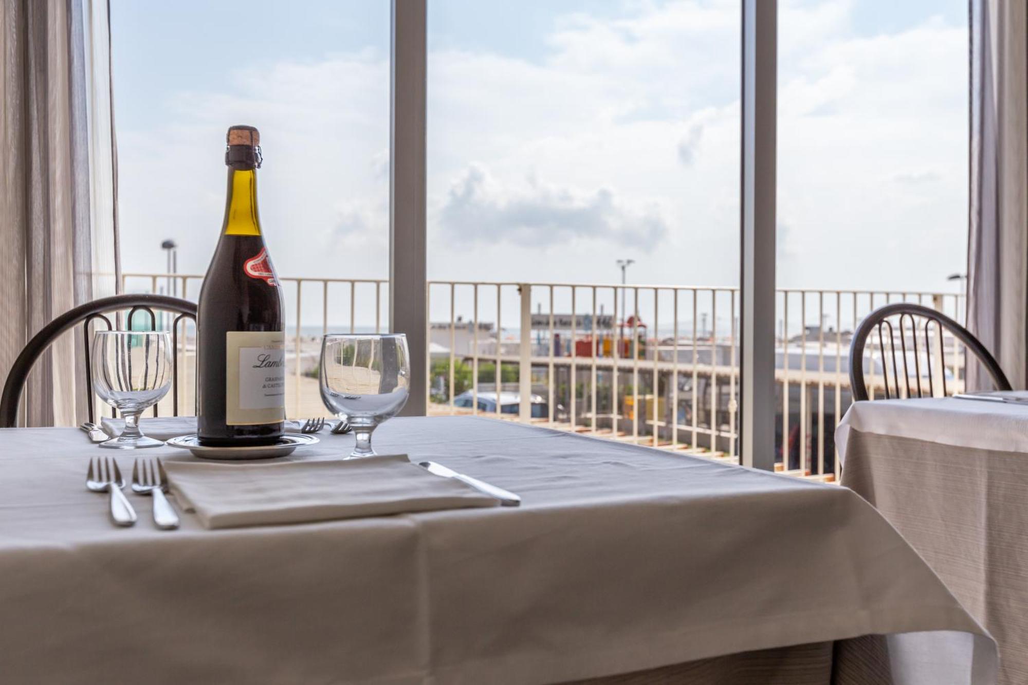 Hotel Haway Rimini Extérieur photo