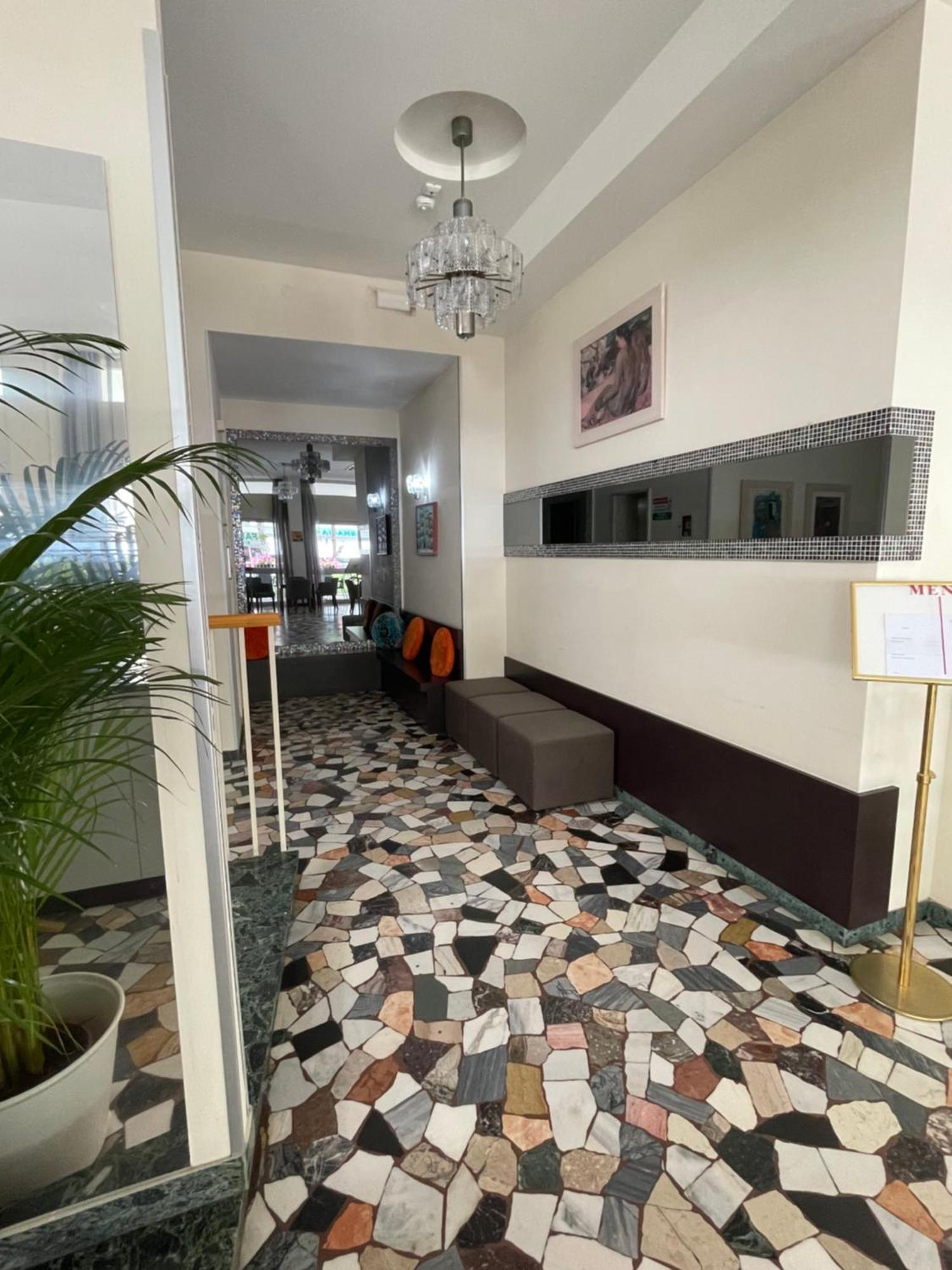 Hotel Haway Rimini Extérieur photo