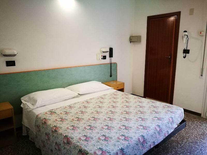 Hotel Haway Rimini Extérieur photo